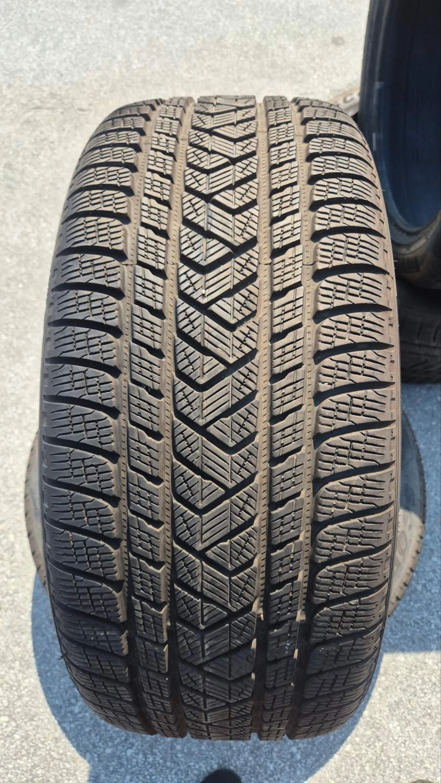 Гуми Зимни 275/45R21, снимка 6 - Гуми и джанти - 55056956