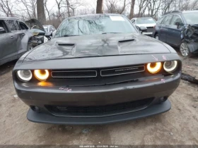 Dodge Challenger 3.6* V6* 8ZF* ПОДГРЕВ* КАМЕРА* КЕЙЛЕС* LANE* ASSIS - 11669 € / 22822.58 лв. - 44871595 7
