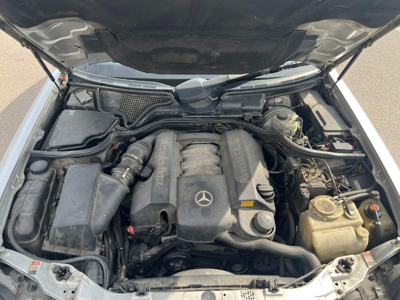 Mercedes-Benz E 320, снимка 11 - Автомобили и джипове - 45637931
