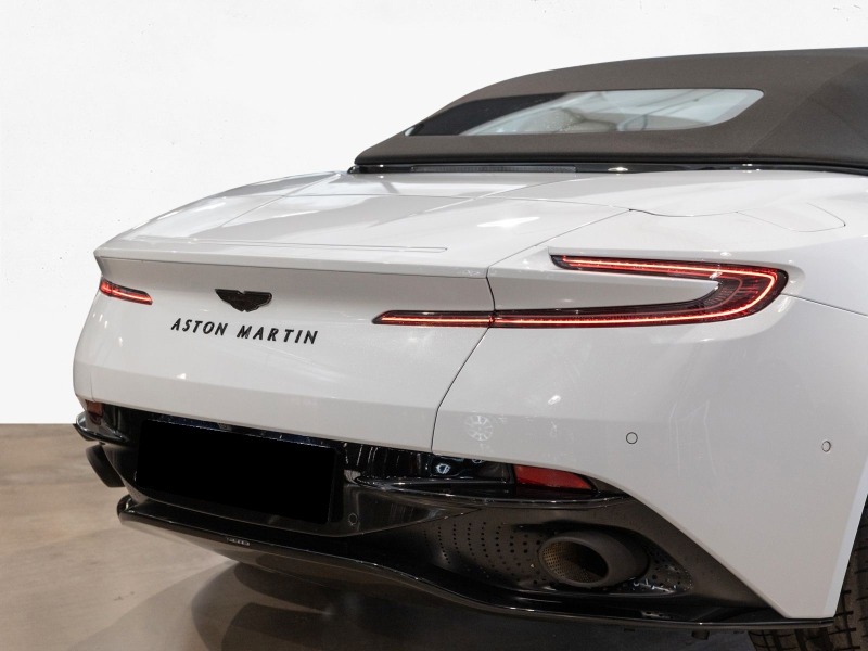 Aston martin Други DB11 V8 Volante = Black Pack= Гаранция, снимка 13 - Автомобили и джипове - 45469479