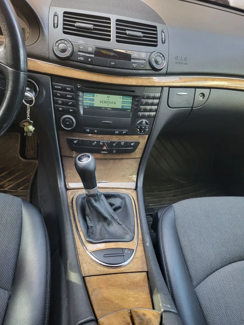 Mercedes-Benz E 280 W211 facelift, снимка 10 - Автомобили и джипове - 47674945