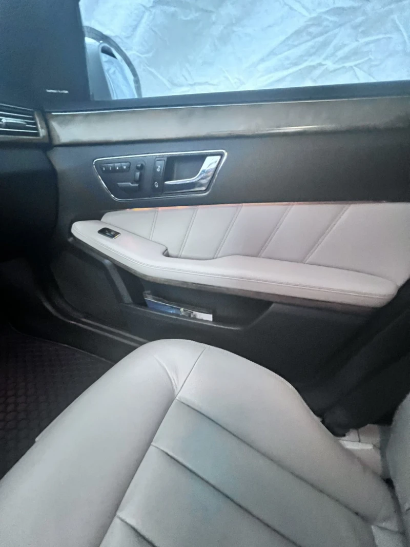 Mercedes-Benz E 500, снимка 16 - Автомобили и джипове - 48638964