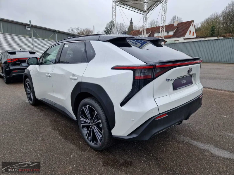 Toyota bZ4X BEV/218HP/LOUNGE/PANO/MEMO/JBL/360/LED/KLESS/526g, снимка 4 - Автомобили и джипове - 52235688