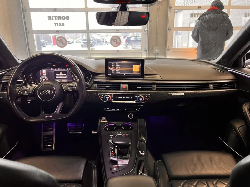 Audi S4 * 8ZF* CARFAX * БЕЗ ПЪРВОНАЧАЛНА ВНОСКА, снимка 6 - Автомобили и джипове - 52851496