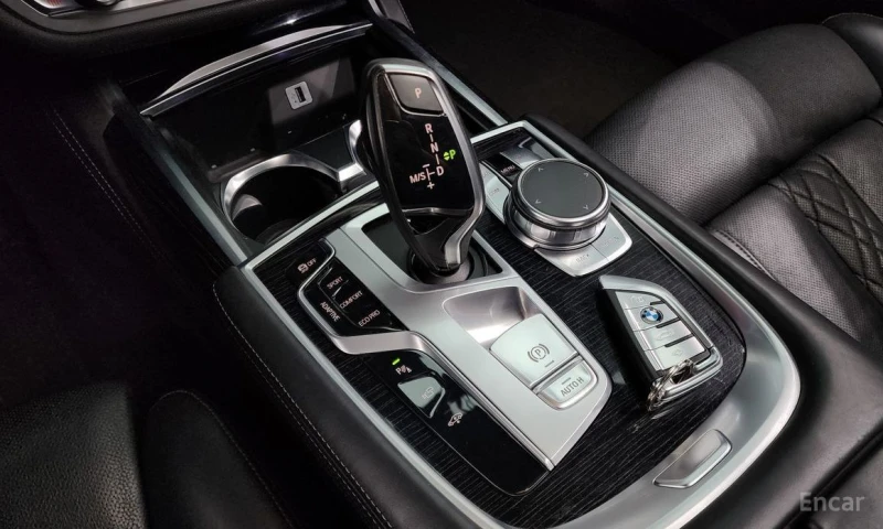 BMW 740, снимка 9 - Автомобили и джипове - 52892442