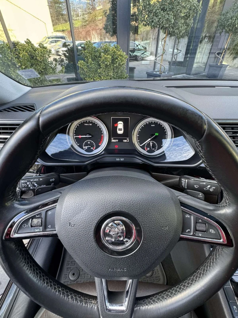 Skoda Superb Laurin&Klement, снимка 14 - Автомобили и джипове - 53118897