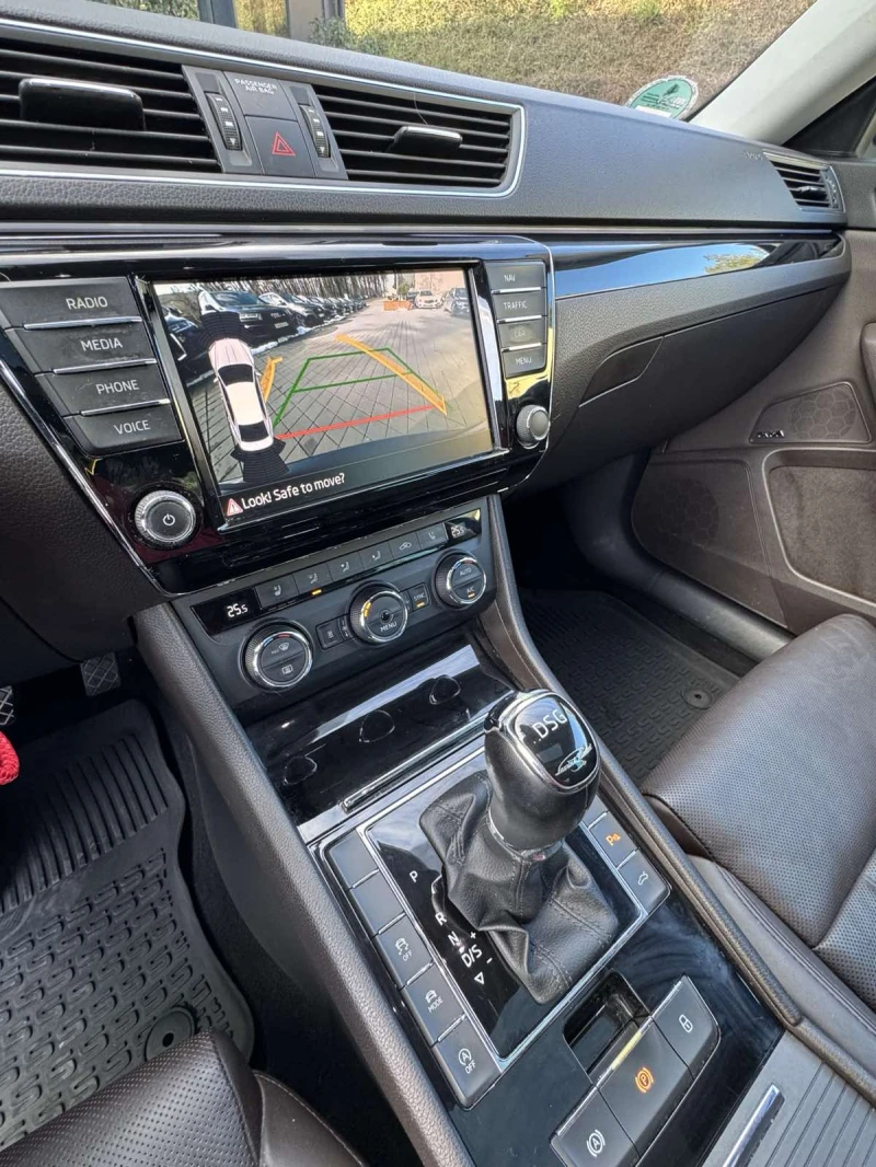 Skoda Superb Laurin&Klement, снимка 15 - Автомобили и джипове - 53118897