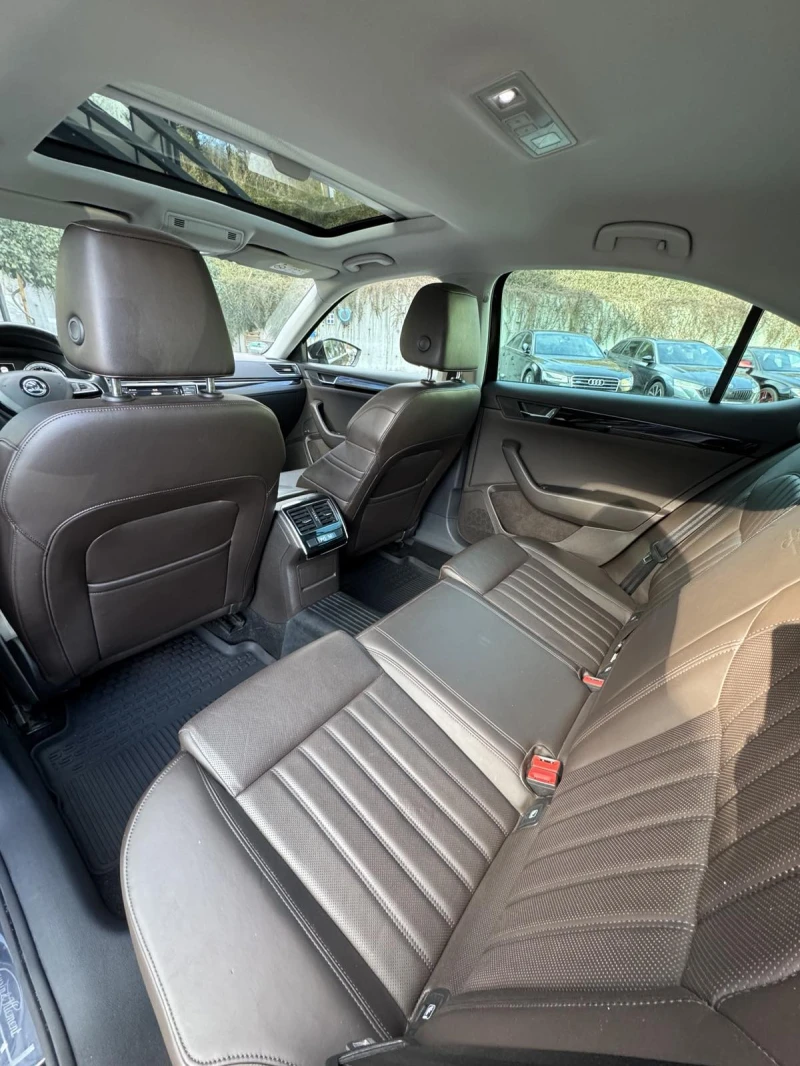 Skoda Superb Laurin&Klement, снимка 9 - Автомобили и джипове - 53118897