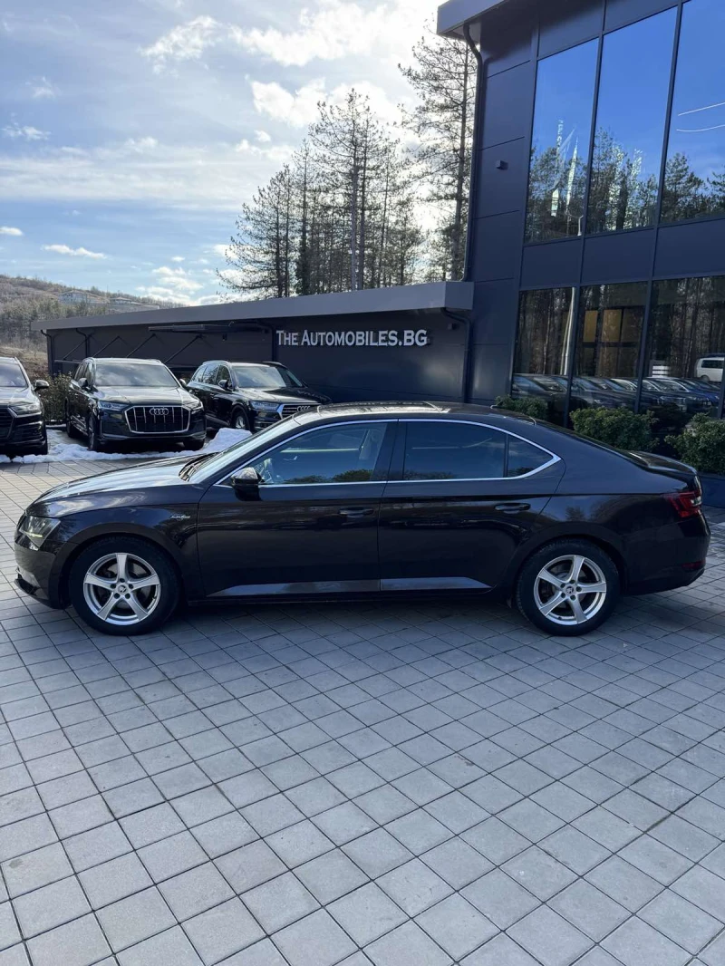 Skoda Superb Laurin&Klement, снимка 4 - Автомобили и джипове - 53118897