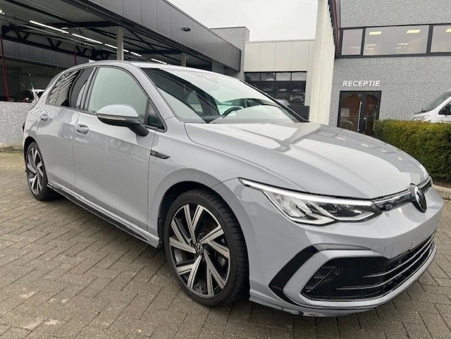 VW Golf R-Line