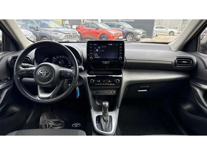 Toyota Yaris Cross 1.5HSD FANCY, снимка 8 - Автомобили и джипове - 55954041
