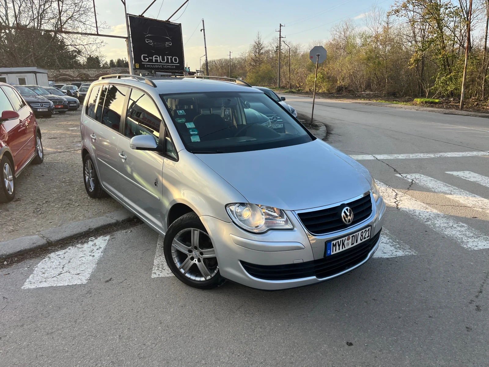 VW Touran 6+ 1 2.0i-Фабричен Метан, снимка 1