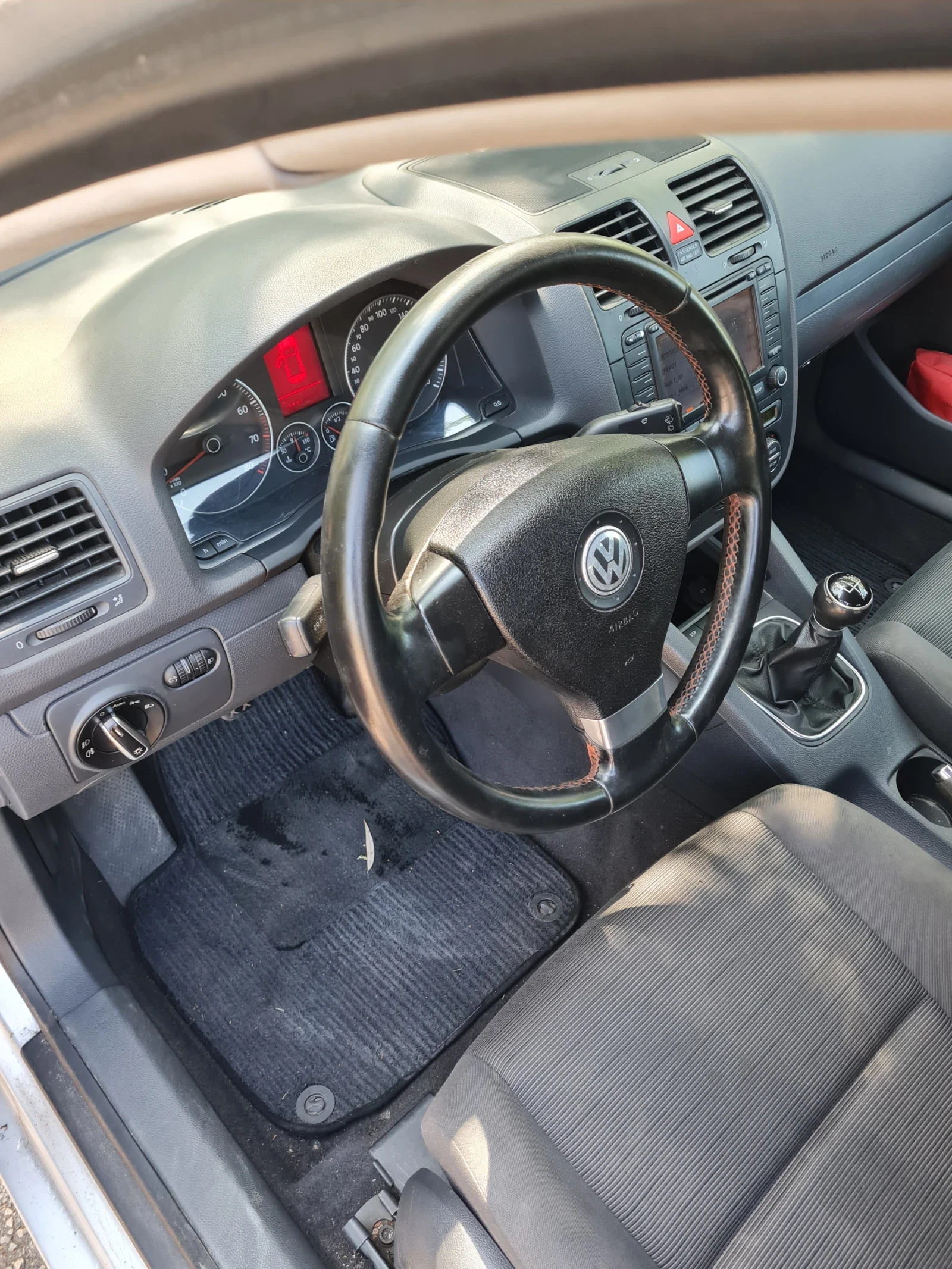 VW Golf 1.6куб.102к.с.2007г.  - изображение 9