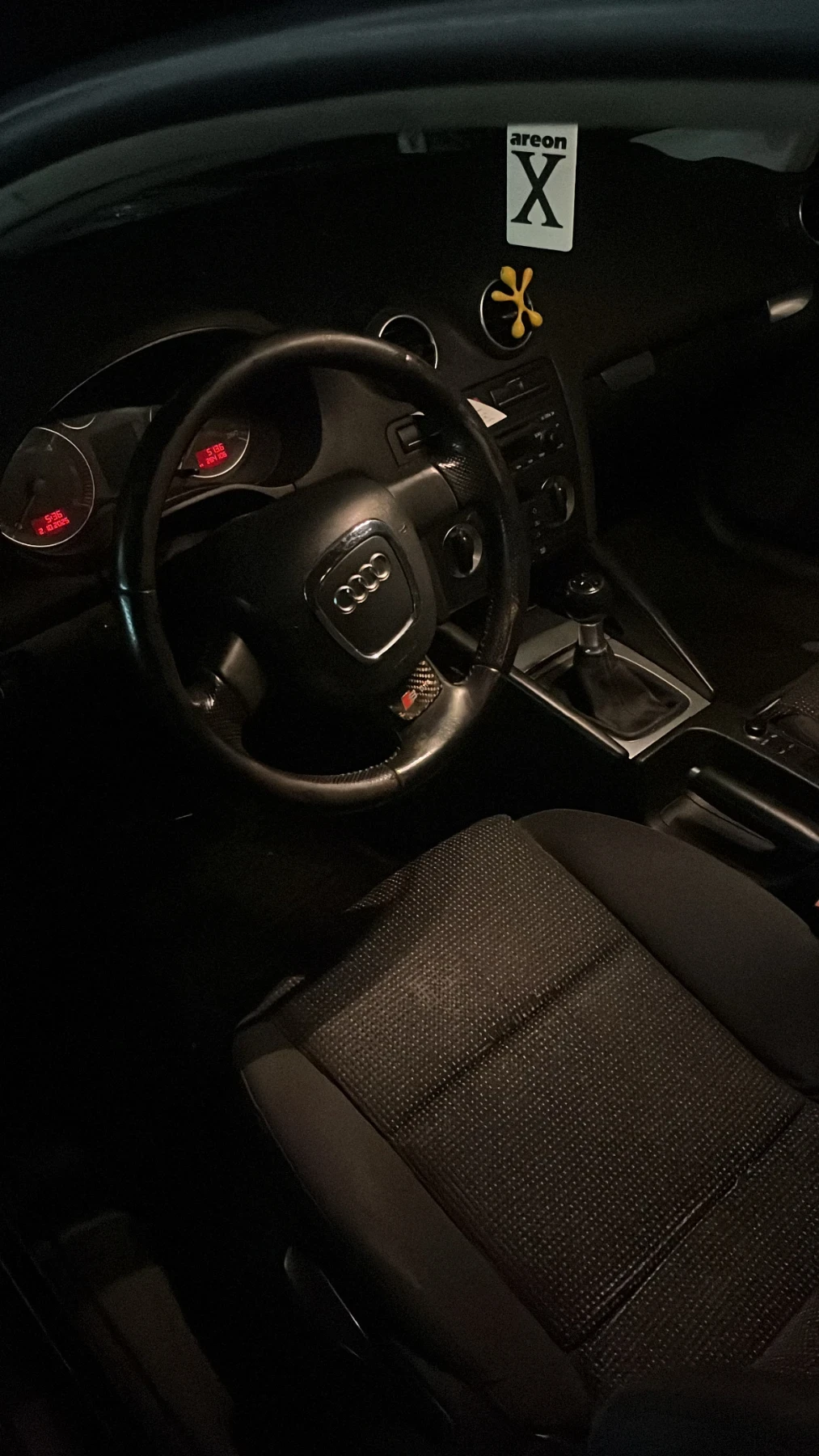 Audi A3 Здравейте продавам Ауди а3 8п  1.9 105 с бутала и  - изображение 4