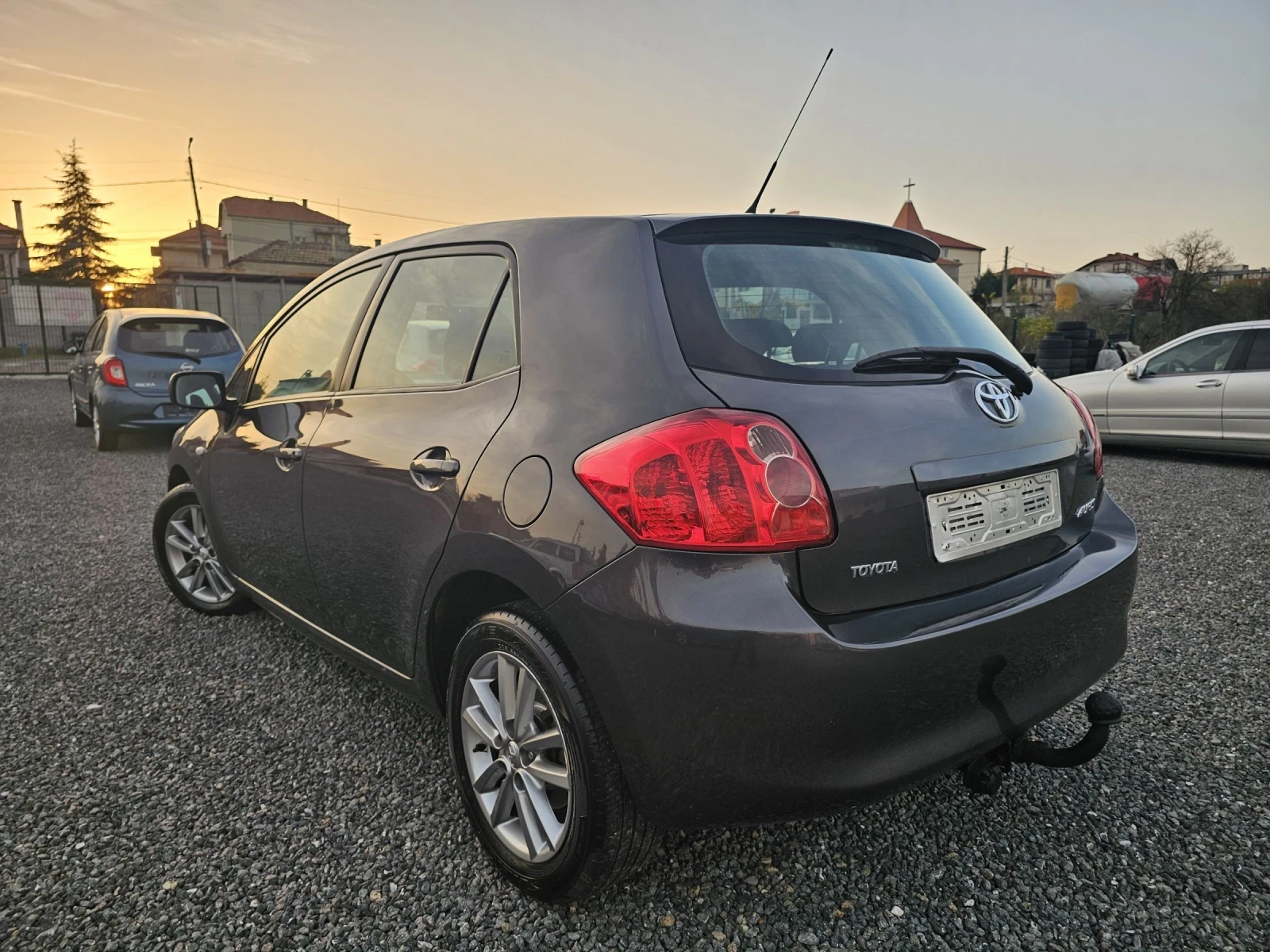 Toyota Auris 1.3VVT-i 6-СК! - изображение 6