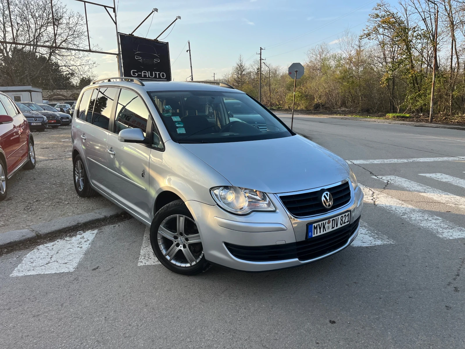 VW Touran 6+ 1 2.0i-Фабричен Метан - изображение 3
