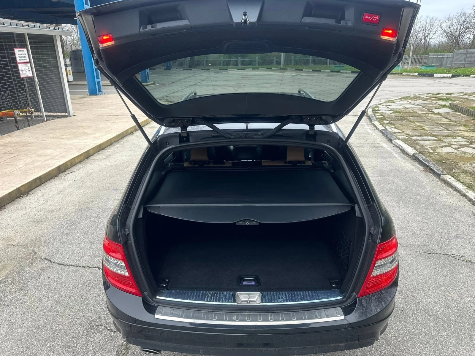 Mercedes-Benz C 220 2.2 CDI AMG, снимка 13 - Автомобили и джипове - 53961749