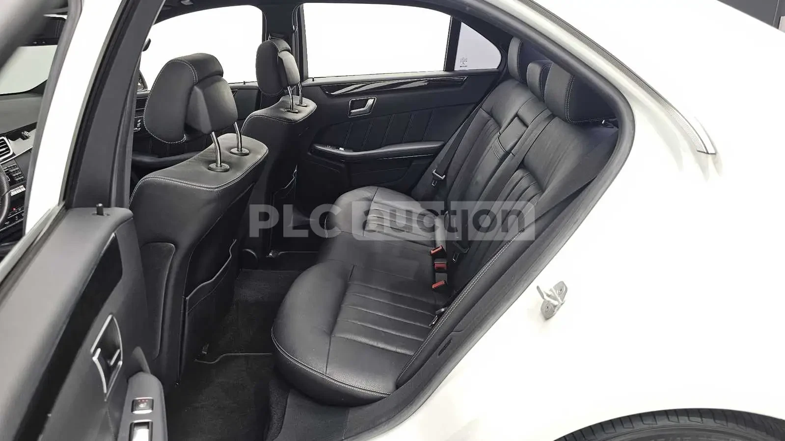 Mercedes-Benz E 220, снимка 12 - Автомобили и джипове - 54126783