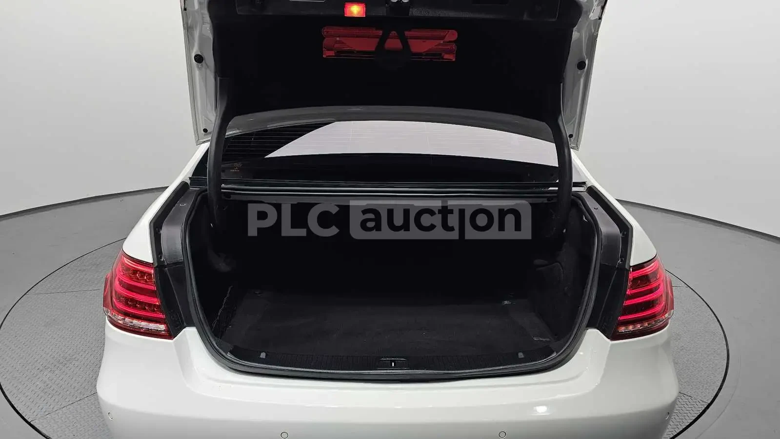 Mercedes-Benz E 220, снимка 17 - Автомобили и джипове - 54126783