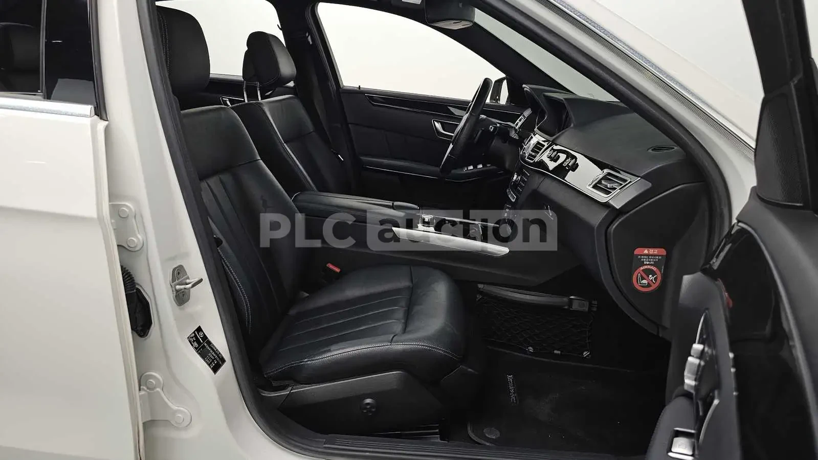 Mercedes-Benz E 220, снимка 10 - Автомобили и джипове - 54126783