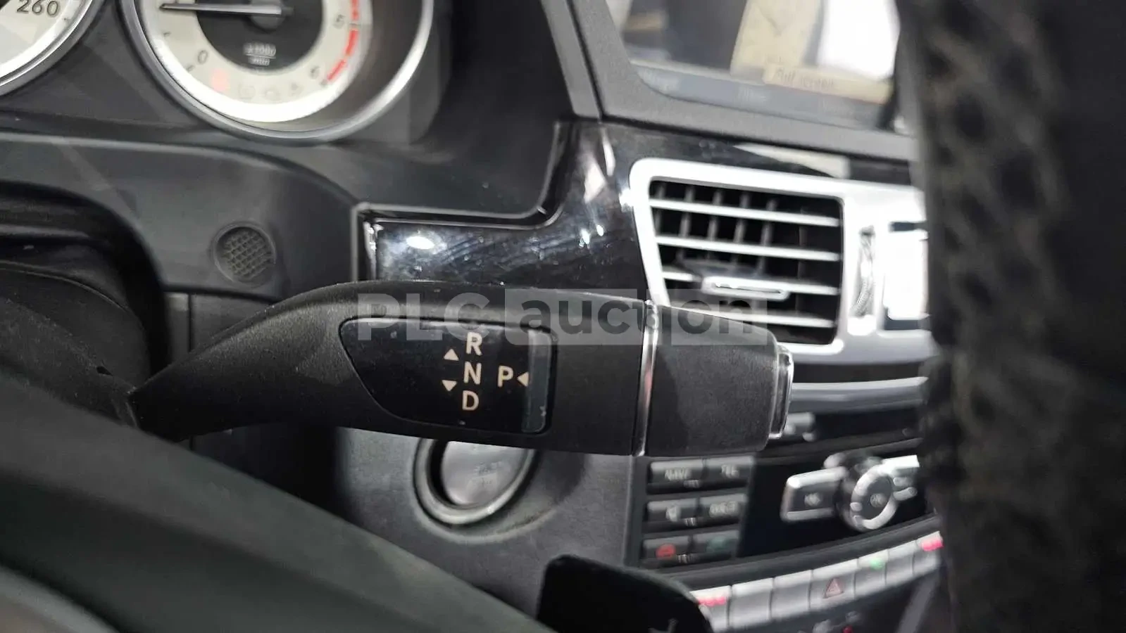 Mercedes-Benz E 220, снимка 9 - Автомобили и джипове - 54126783