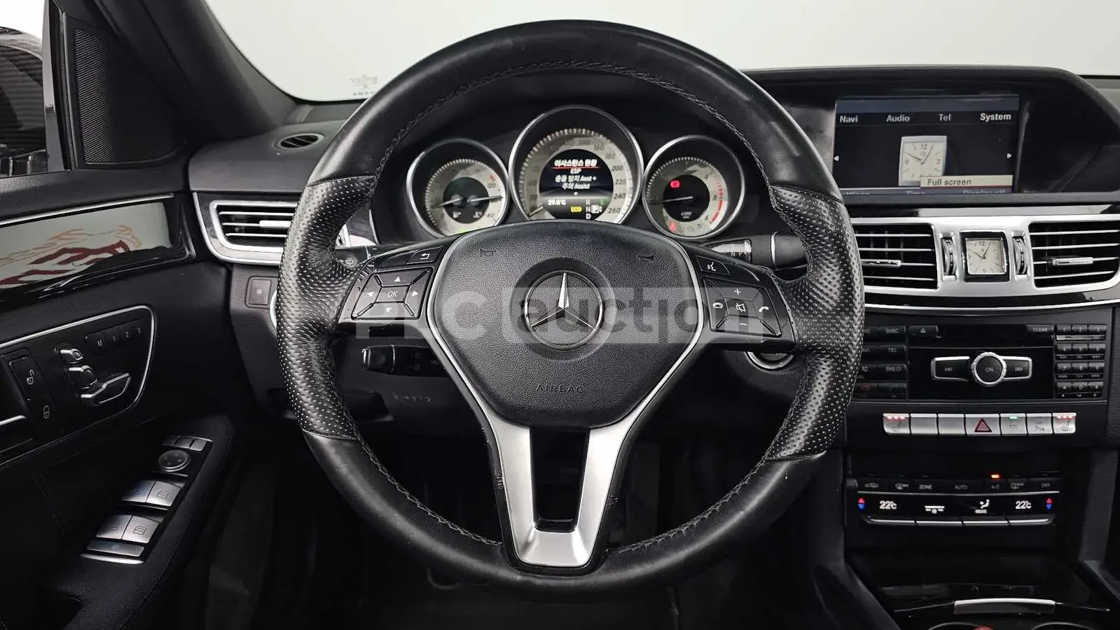 Mercedes-Benz E 220, снимка 13 - Автомобили и джипове - 54126783