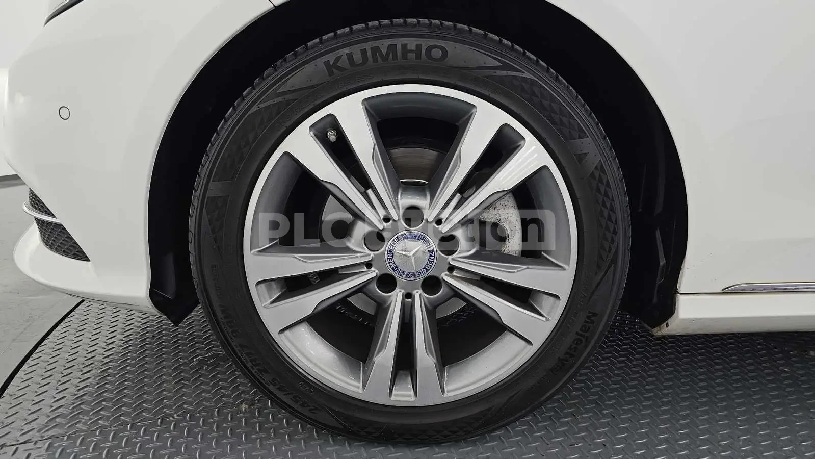 Mercedes-Benz E 220, снимка 5 - Автомобили и джипове - 54126783