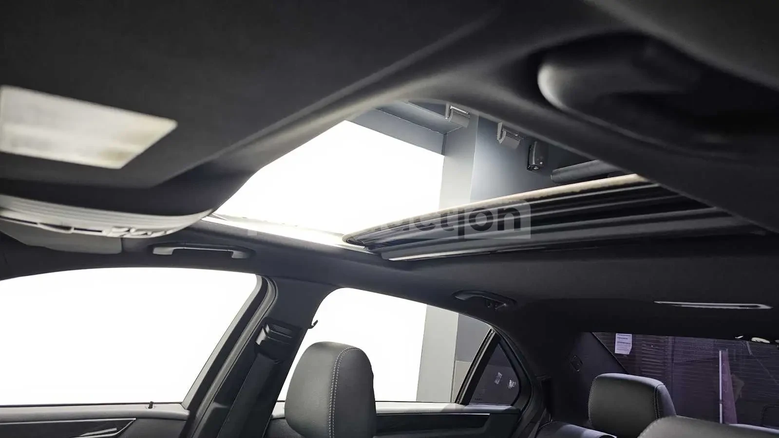 Mercedes-Benz E 220, снимка 16 - Автомобили и джипове - 54126783