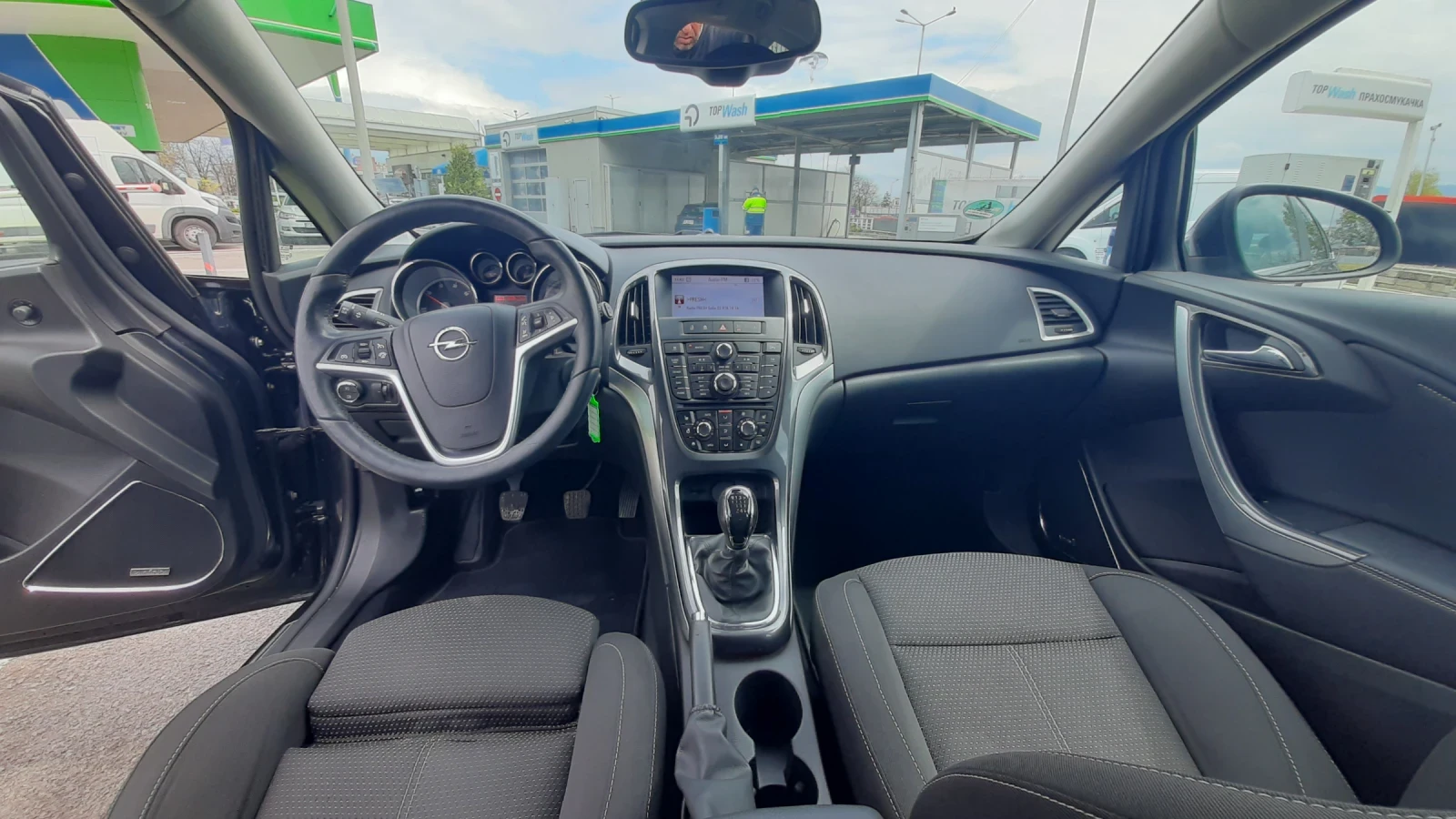 Opel Astra 2.0 CDTI   КАТО НОВА , снимка 10 - Автомобили и джипове - 54314369