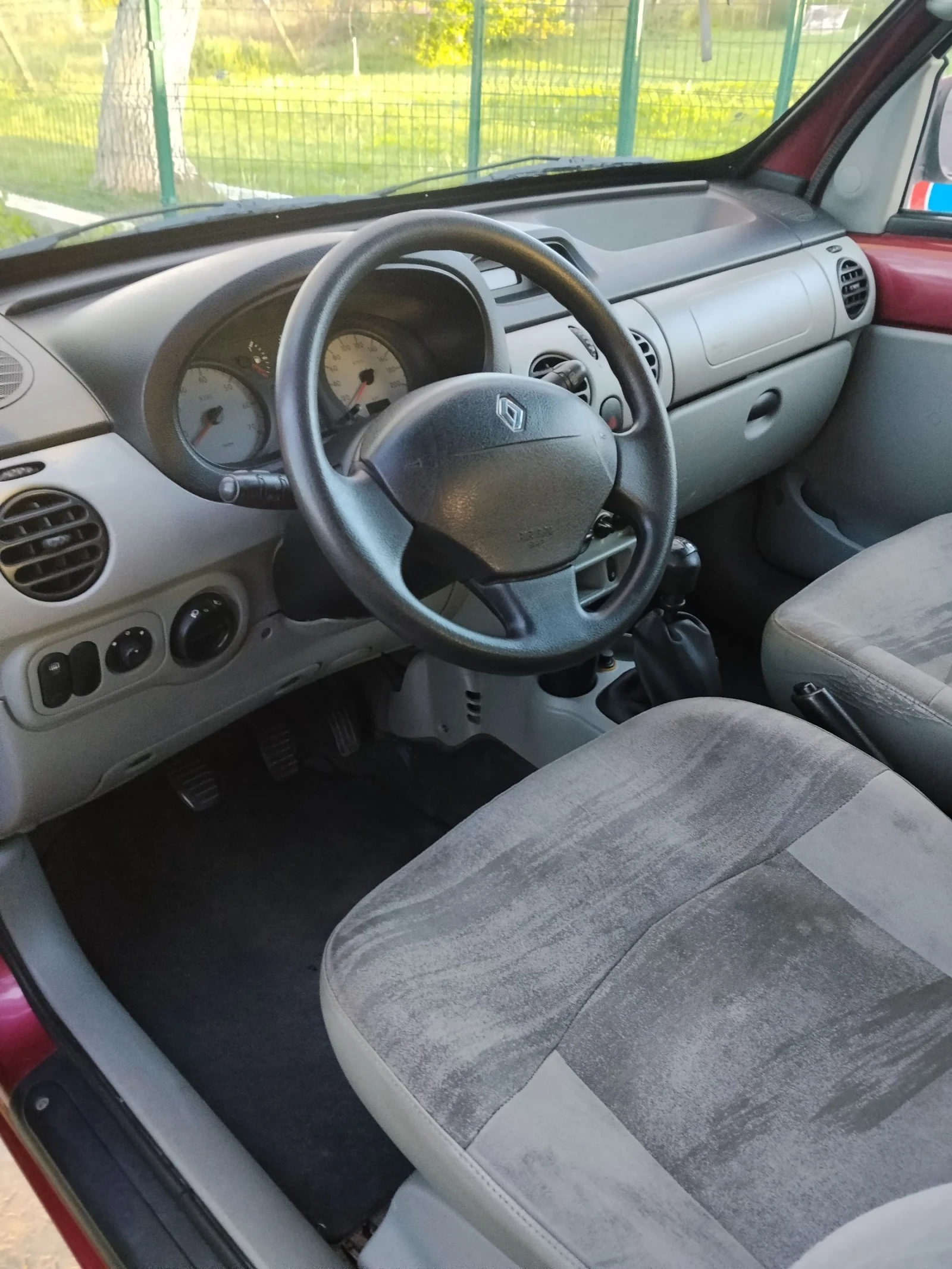 Renault Kangoo 1.5dci, снимка 6 - Автомобили и джипове - 54378615