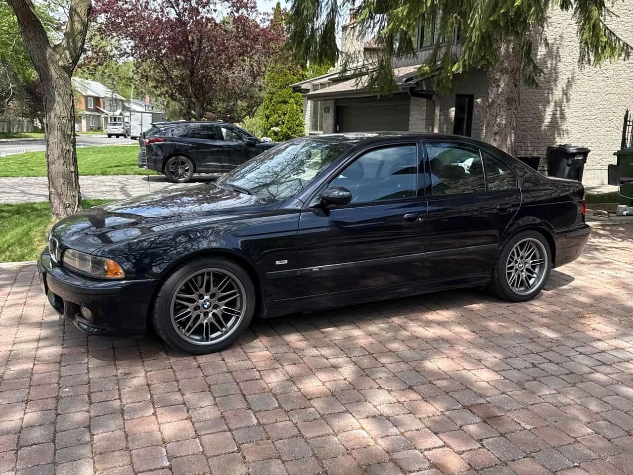 BMW M5 * 4dr Sdn 6 Spd Manual* АВТОКРЕДИТ БЕЗ ПЪРВОНАЧАЛН, снимка 2 - Автомобили и джипове - 54642541
