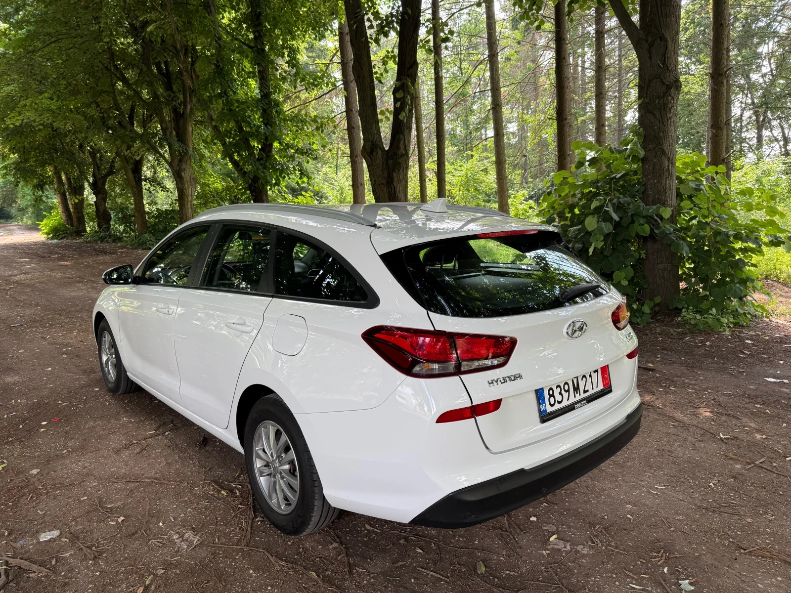 Hyundai I30 1.6 CRDI 116 Фулекстри Нов внос, снимка 4 - Автомобили и джипове - 54779541
