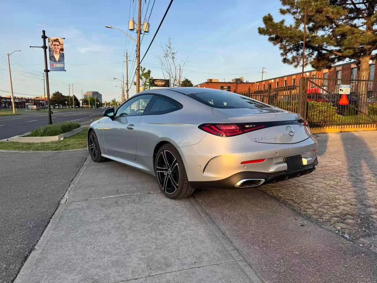 Mercedes-Benz CLE 300  | DISTRONIC | 360 |  PANO | ДВА КЛЮЧА , снимка 2 - Автомобили и джипове - 54820629