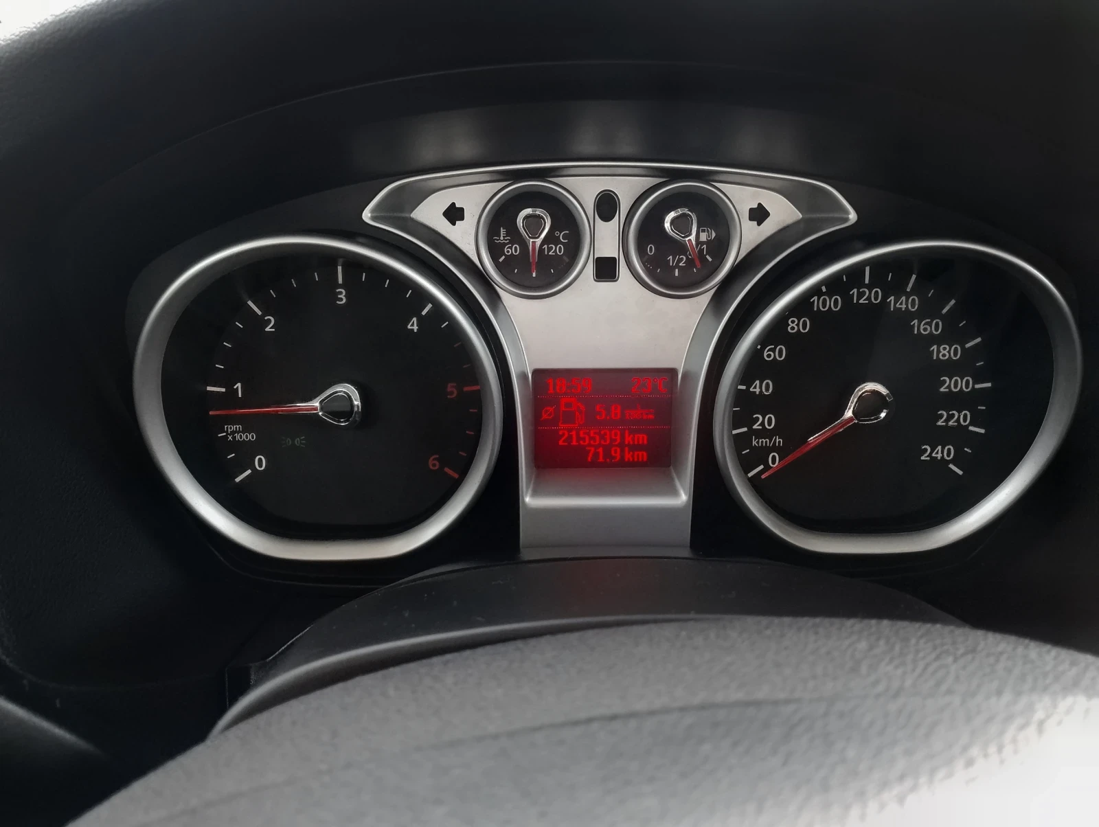 Ford Focus 1.6 tdci EcoSport , снимка 8 - Автомобили и джипове - 55015280
