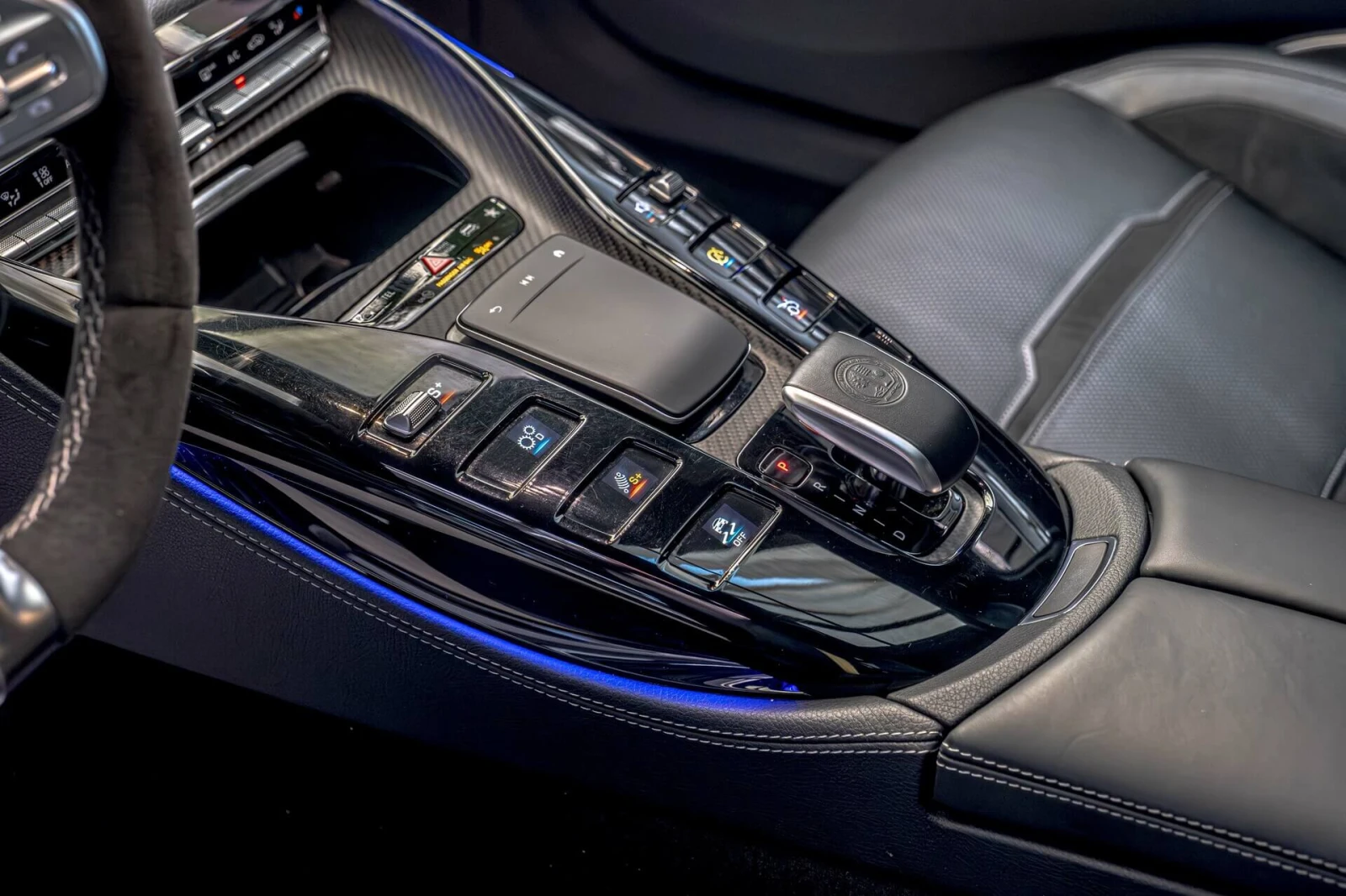 Mercedes-Benz AMG GT 63S/4Matic/Burmester/Камера/AMG Ride Control+ /Amb, снимка 10 - Автомобили и джипове - 55021397