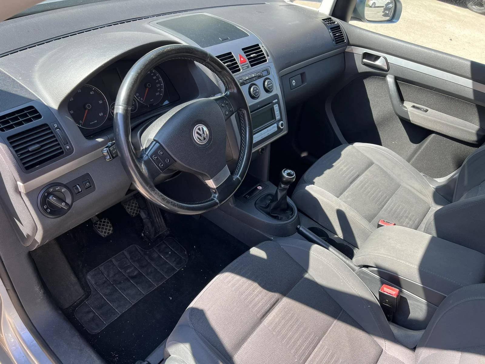 VW Touran Vw Touran 1.9 TDI 105коня фейс , снимка 9 - Автомобили и джипове - 55181918