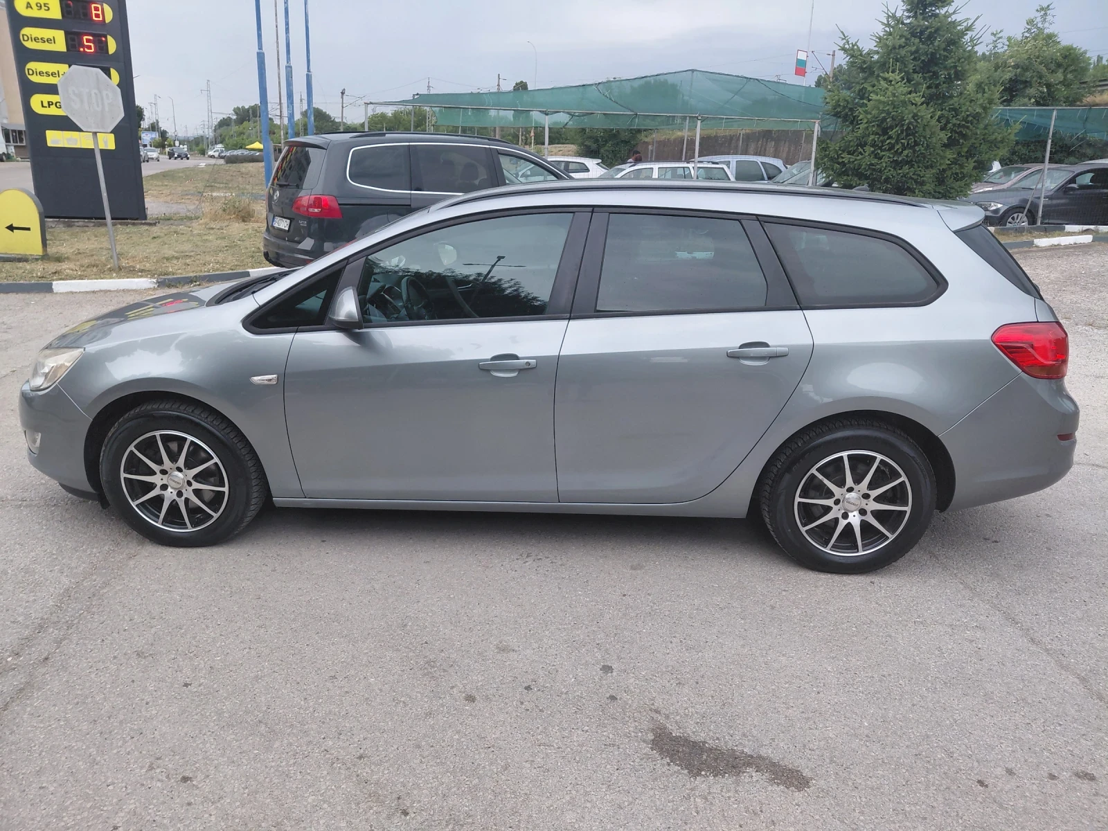 Opel Astra 1.7 CDTi , снимка 4 - Автомобили и джипове - 55220148