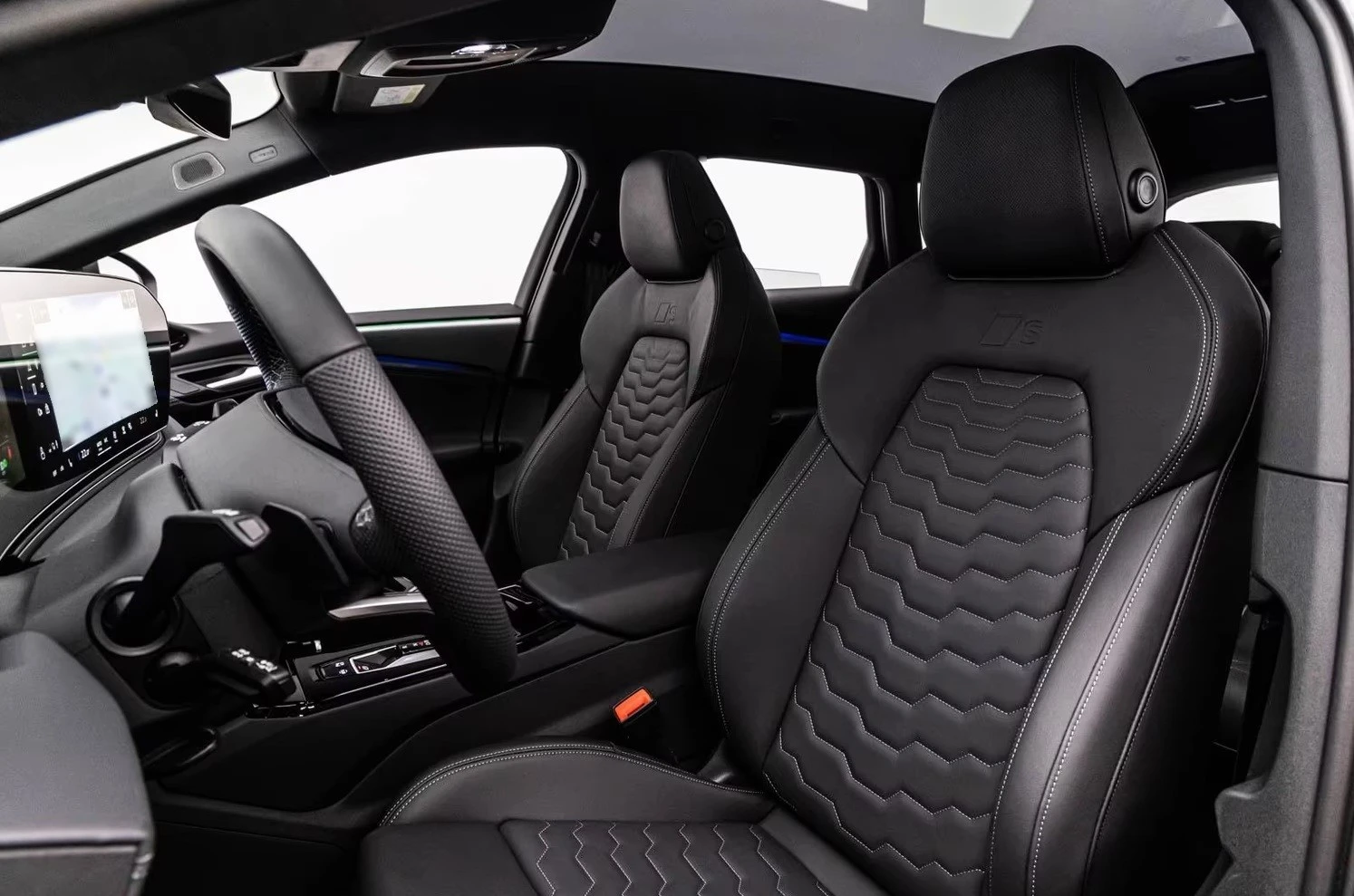 Audi A6 E-TRON / S-LINE / B&O / HUD / 360 / , снимка 10 - Автомобили и джипове - 55262295