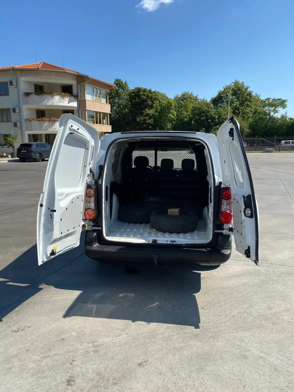 Citroen Berlingo 1.6 HDi - Пикап, снимка 8 - Автомобили и джипове - 55623529