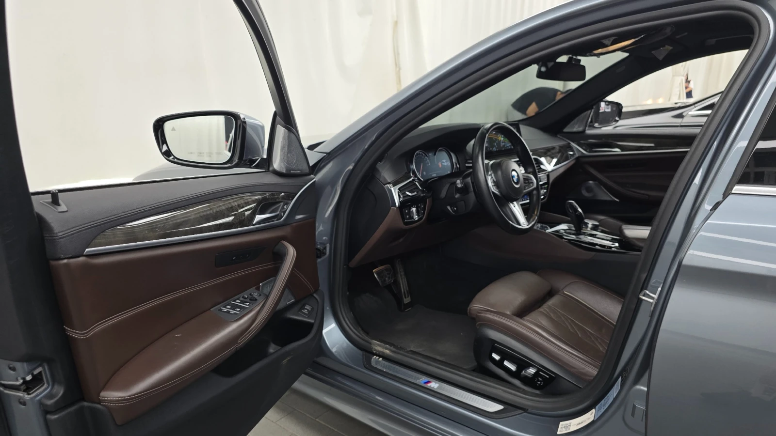 BMW 540 Bowers & Wilkins* 360* DIS* Обдух* HeadUP* , снимка 9 - Автомобили и джипове - 55691388