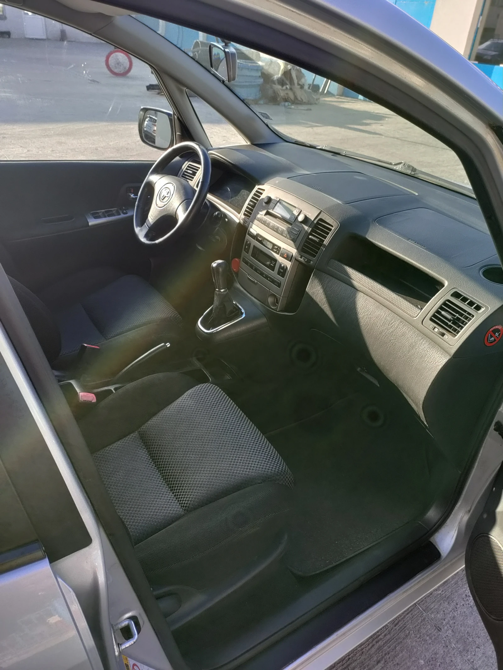 Toyota Corolla verso, снимка 9 - Автомобили и джипове - 56298964