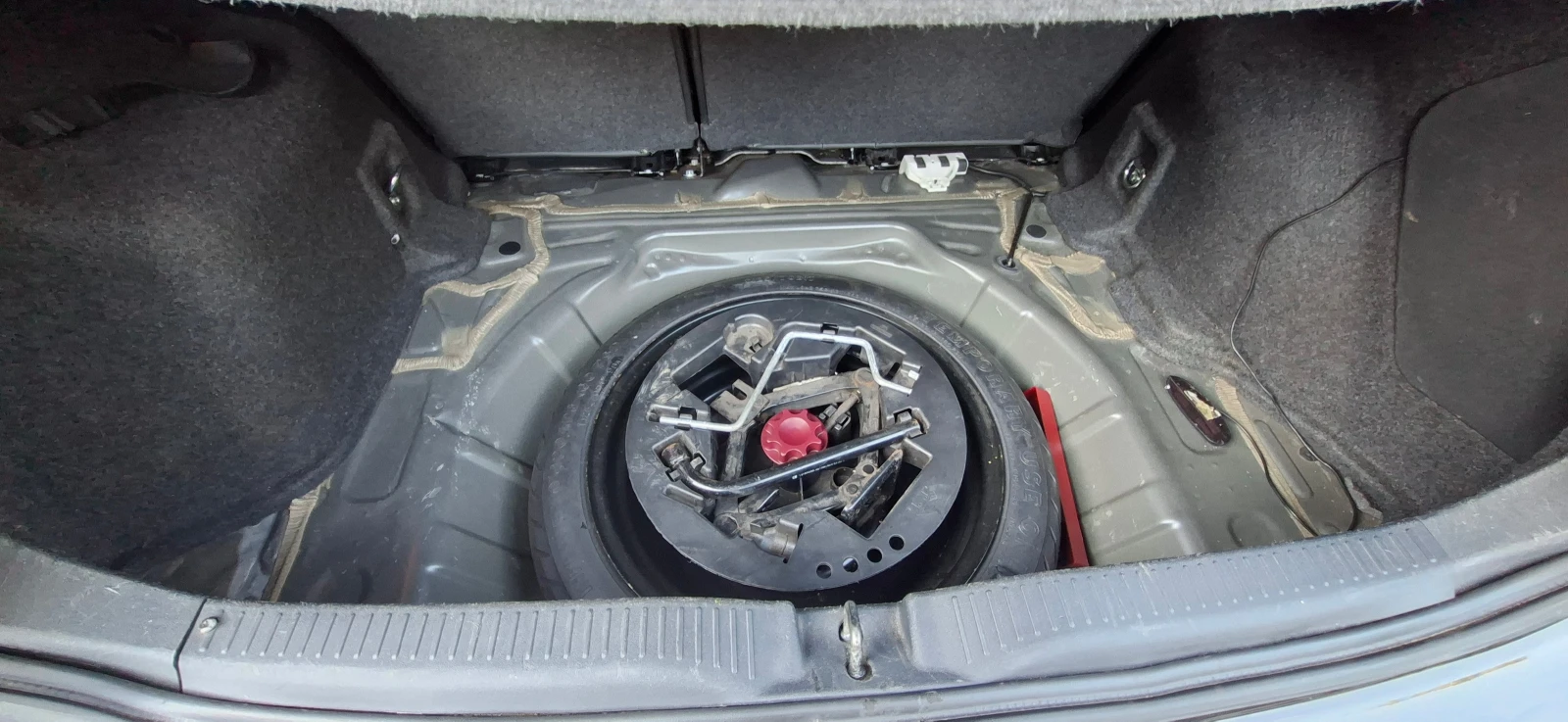Toyota Auris, снимка 9 - Автомобили и джипове - 56467327