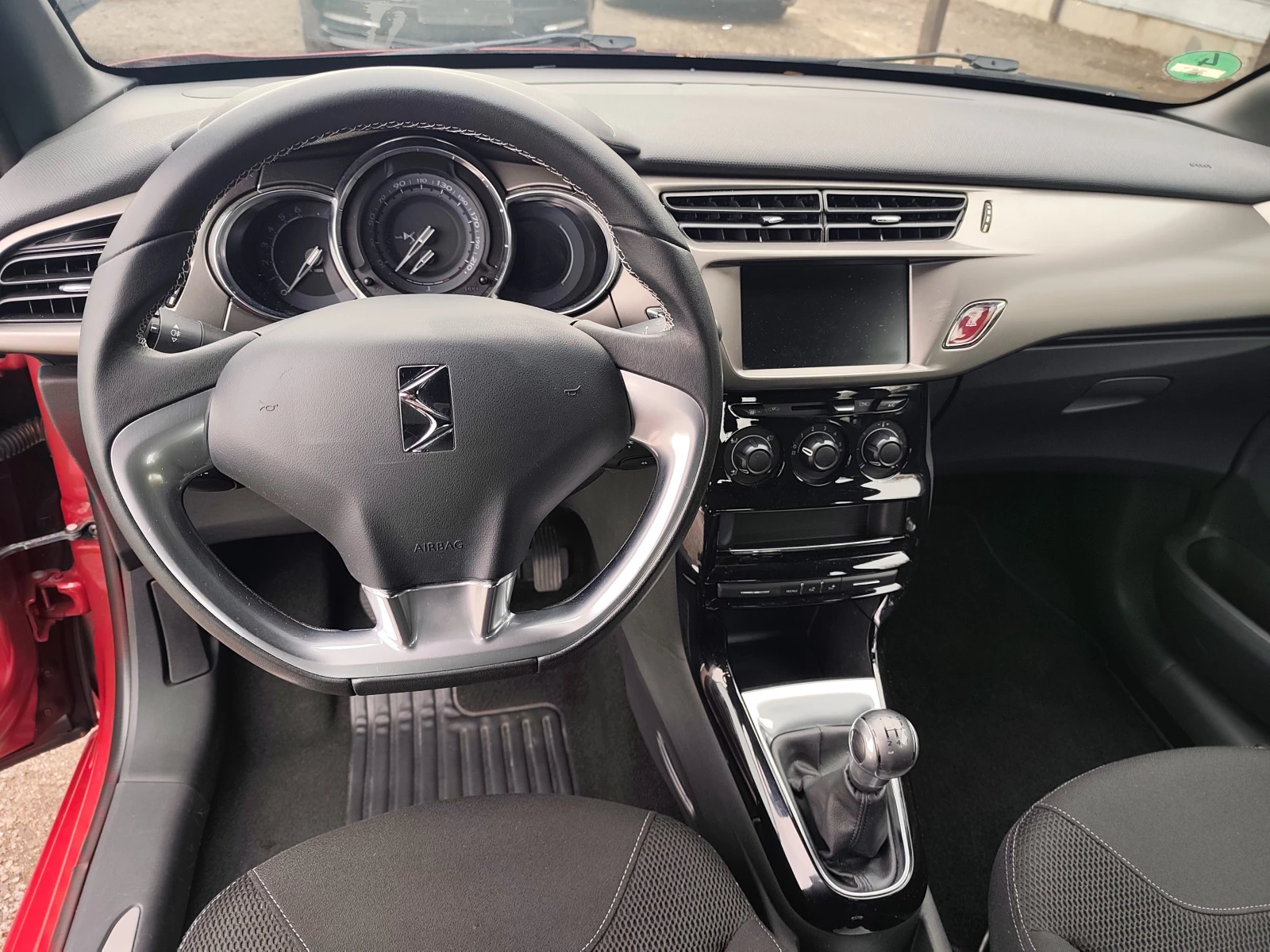 DS DS 3 , 1.2i 82k.c. PDC ���� 6 �� 76000��. | Mobile.bg � ����������� 8