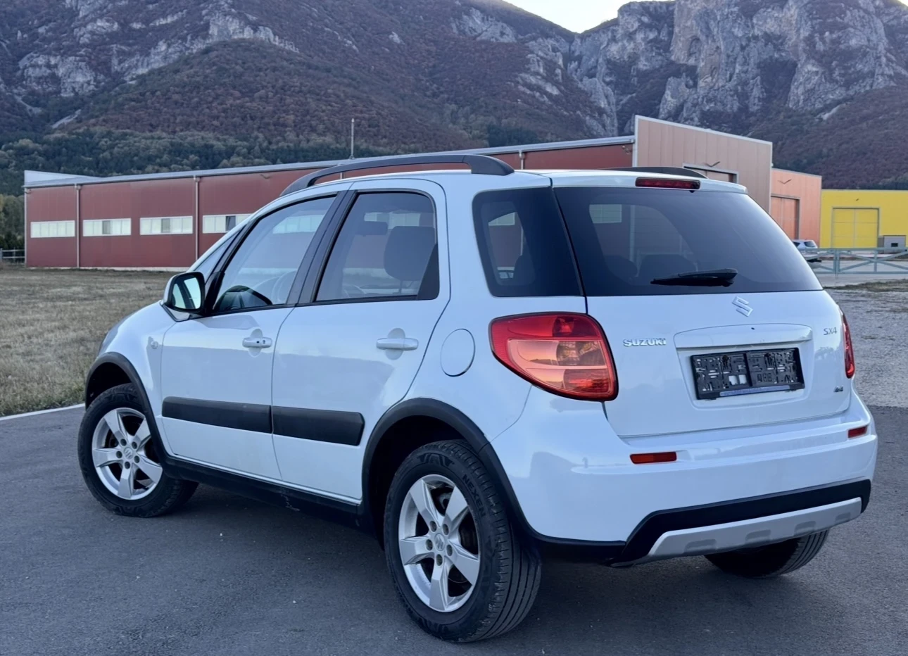 Suzuki SX4 1.6i / 4x4, снимка 3 - Автомобили и джипове - 56568934