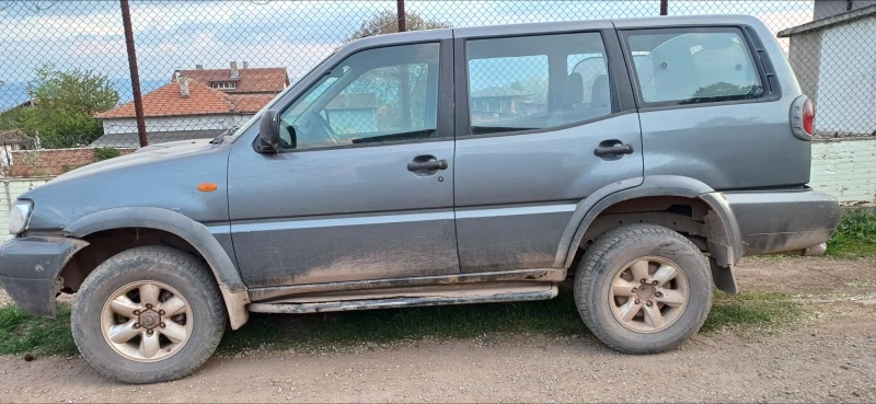 Nissan Terrano Джип, снимка 5 - Автомобили и джипове - 47382558