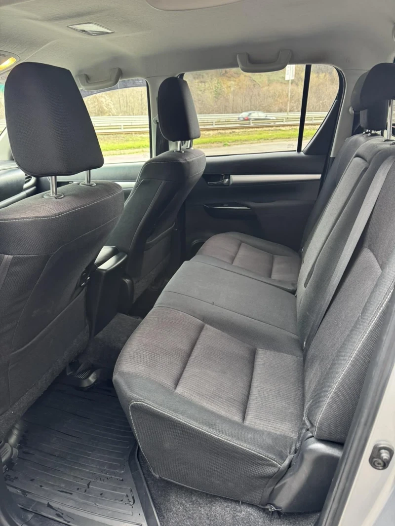 Toyota Hilux, снимка 7 - Автомобили и джипове - 52896129