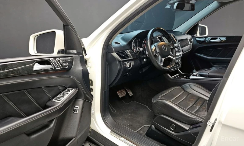 Mercedes-Benz ML 63 AMG, снимка 11 - Автомобили и джипове - 53043519