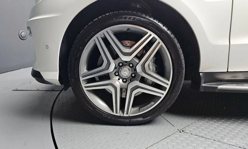 Mercedes-Benz ML 63 AMG, снимка 5 - Автомобили и джипове - 53043519