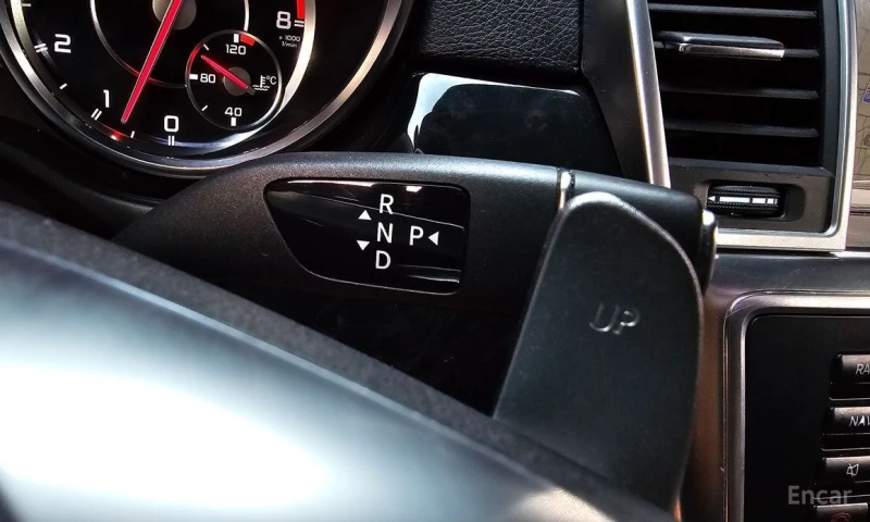 Mercedes-Benz ML 63 AMG, снимка 9 - Автомобили и джипове - 53043519