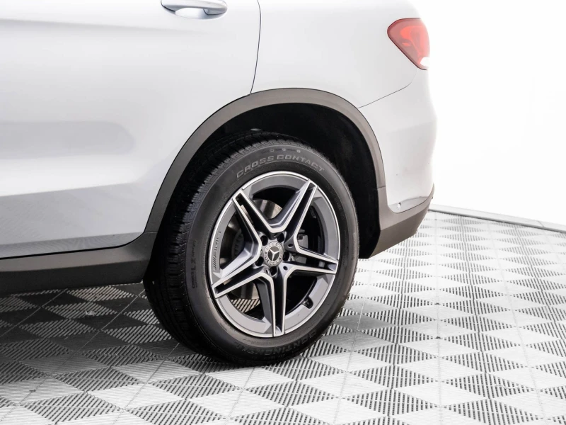 Mercedes-Benz GLC 300 AMG, снимка 4 - Автомобили и джипове - 53298760